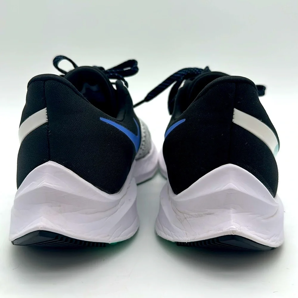 Nike Women's Size 7.5 Zoom Gray Winflo Runfast-Just Do It Sneakers
